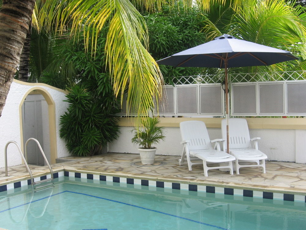 Rayan Tourist Villa Flic en Flac Экстерьер фото