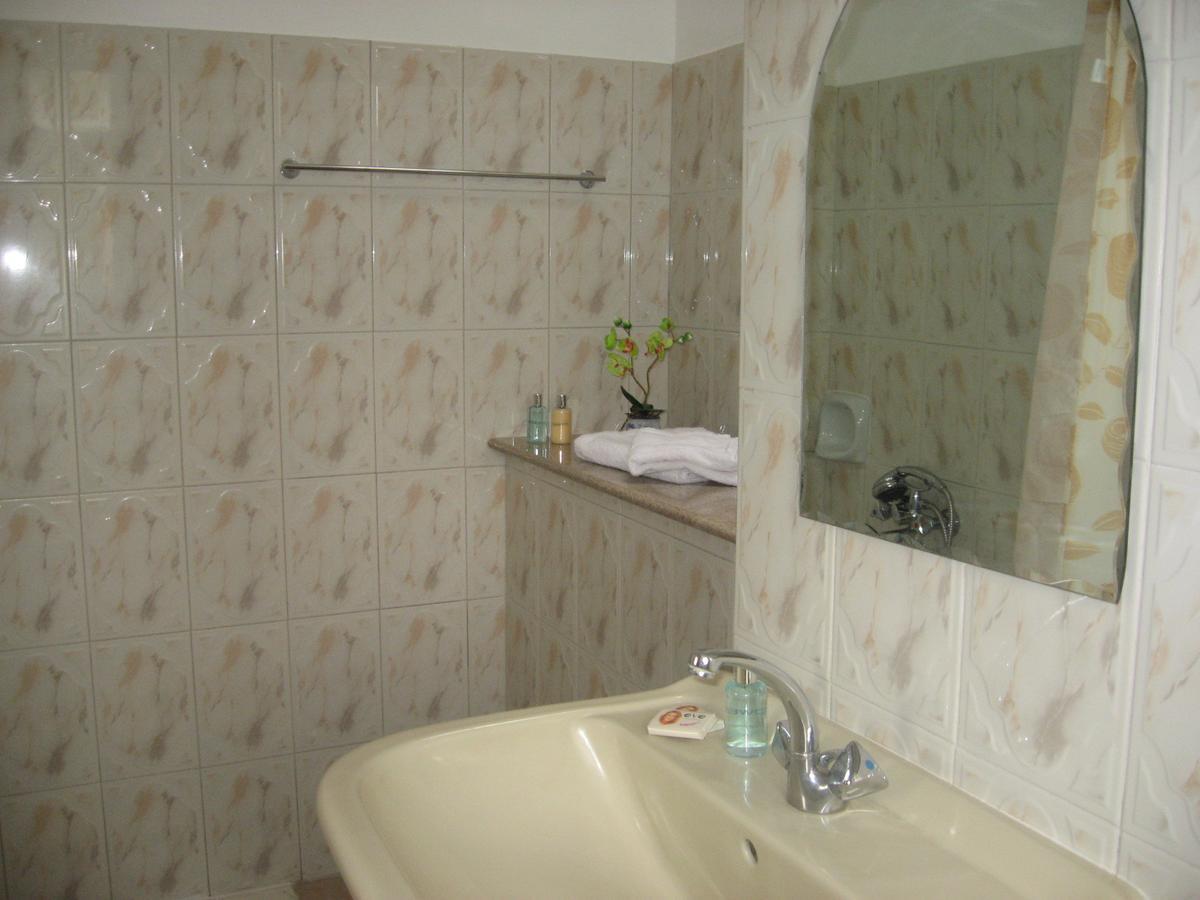 Rayan Tourist Villa Flic en Flac Экстерьер фото