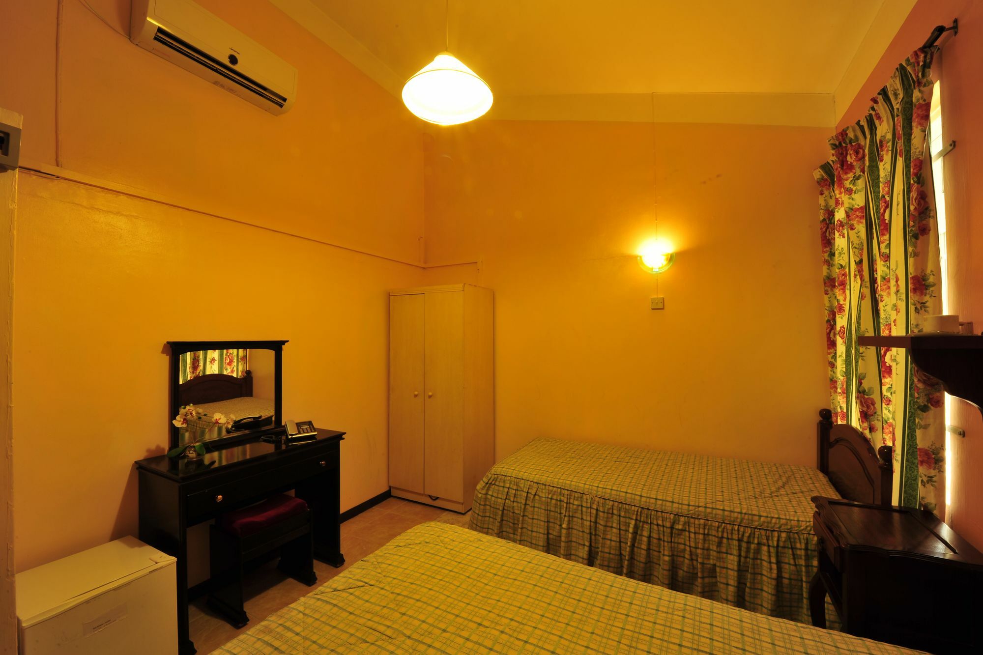 Rayan Tourist Villa Flic en Flac Экстерьер фото