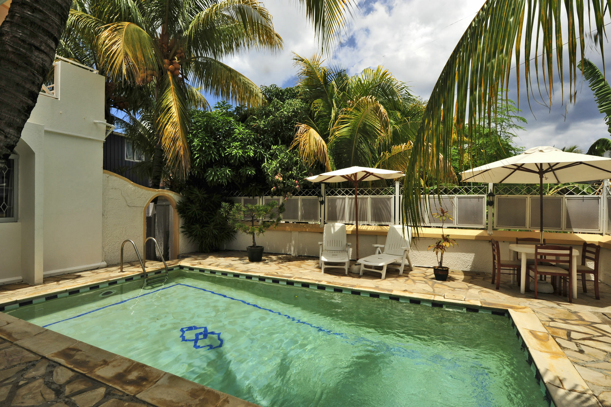 Rayan Tourist Villa Flic en Flac Экстерьер фото